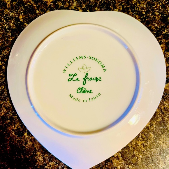 Vintage Williams-Sonoma Heart Shaped Strawberry Plate - Picture 2 of 2
